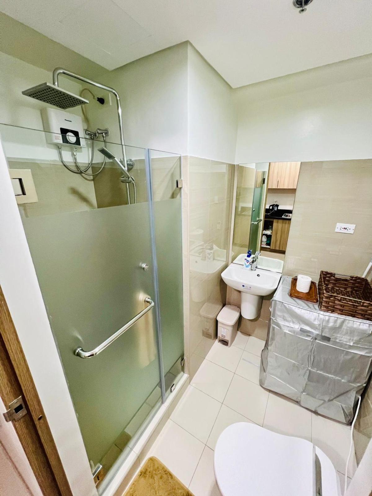 Shore 2 Residences Tower 2 Pasay Bagian luar foto