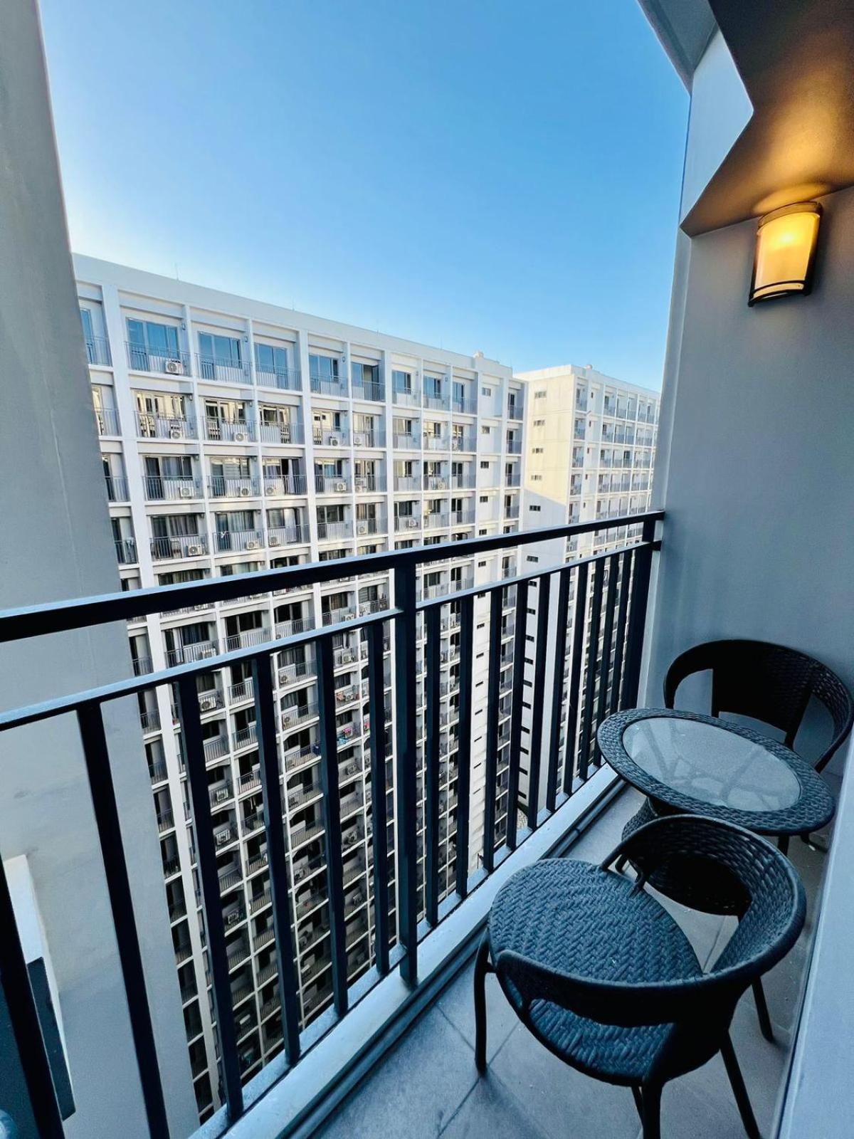 Shore 2 Residences Tower 2 Pasay Bagian luar foto
